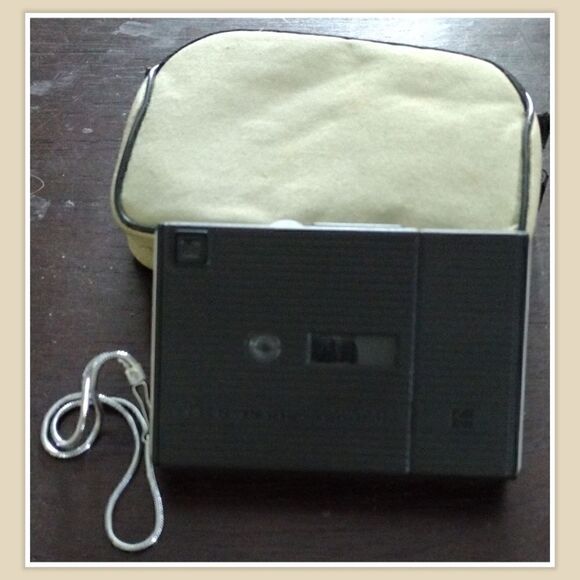Kodak Disc 4000 Compact Slimline Retro FILM Camera in VGC, Retro - Picture 3 of 3